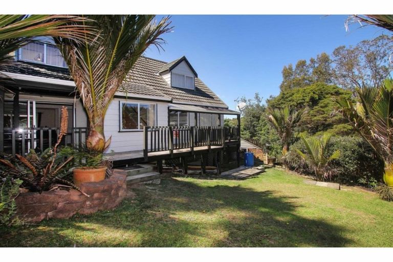 Photo of property in 1/18 Teviot Place, Totara Vale, Auckland, 0629