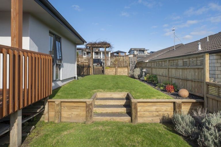 Photo of property in 2 Holcombrooke Lane, Welcome Bay, Tauranga, 3175