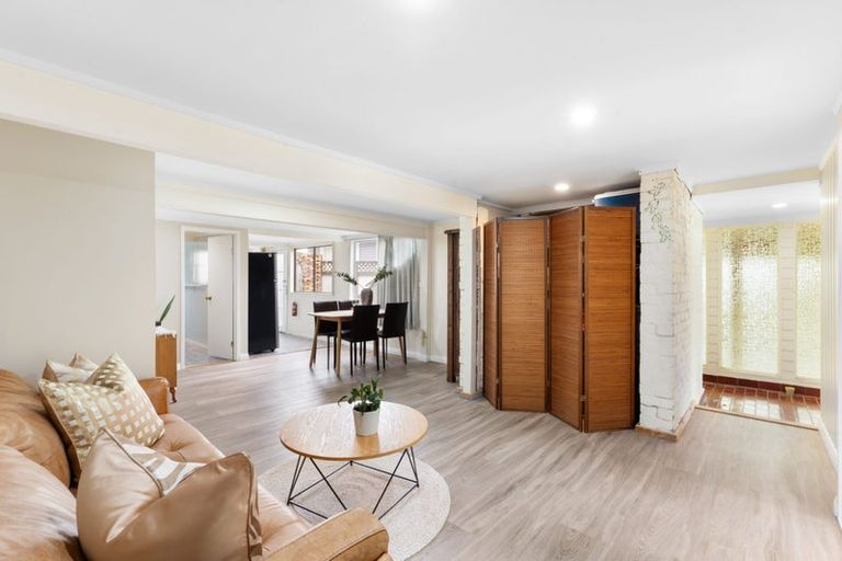 Photo of property in 9 Bowman Road, Forrest Hill, Auckland, 0620