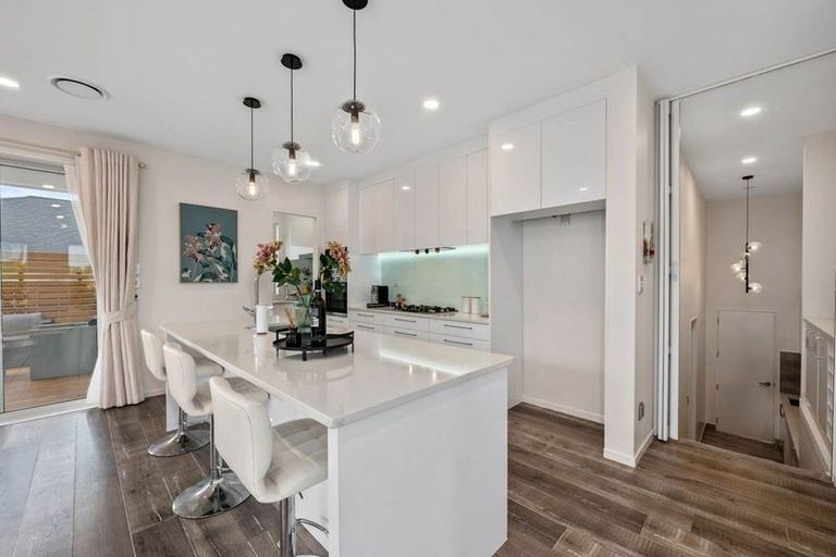 Photo of property in 18 Parkview Drive, Gulf Harbour, Whangaparaoa, 0930