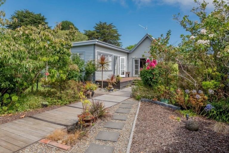 Photo of property in 52a Te Moana Road, Waikanae Beach, Waikanae, 5036