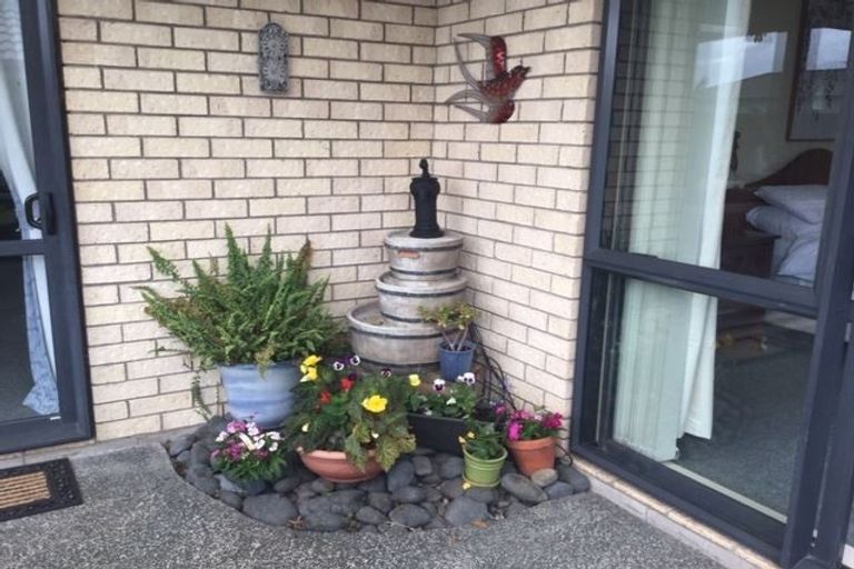 Photo of property in 17 Ruze Vida Drive, Massey, Auckland, 0614