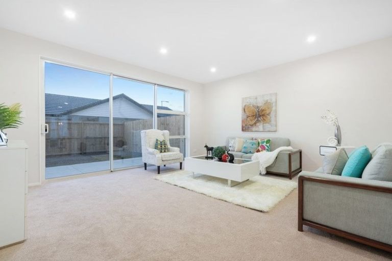 Photo of property in 12 Kapia Drive, Takanini, 2112