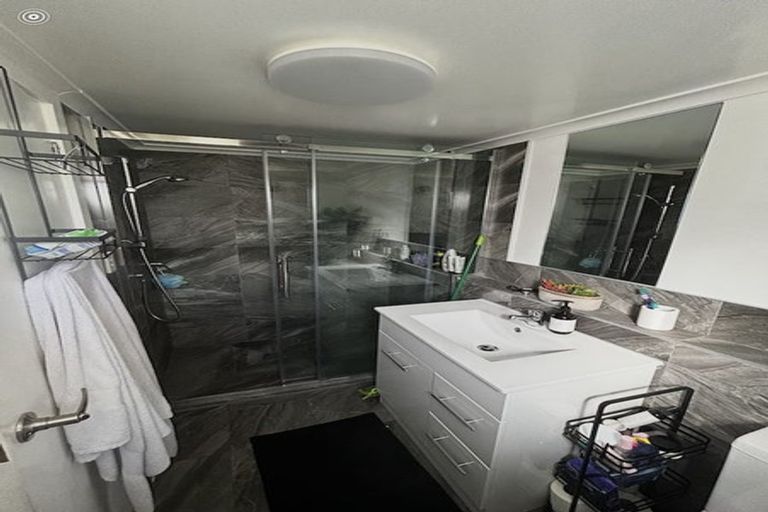 Photo of property in 24 Tamahere Drive, Glenfield, Auckland, 0629