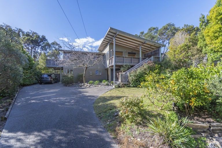 Photo of property in 203 Howard Road, Orere Point, 2585