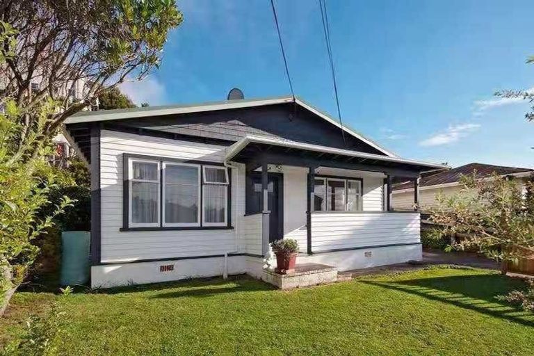 Photo of property in 24 Phillip Street, Johnsonville, Wellington, 6037