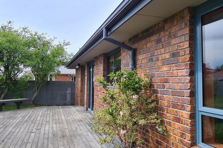 Photo of property in 223 Mairehau Road, Burwood, Christchurch, 8083