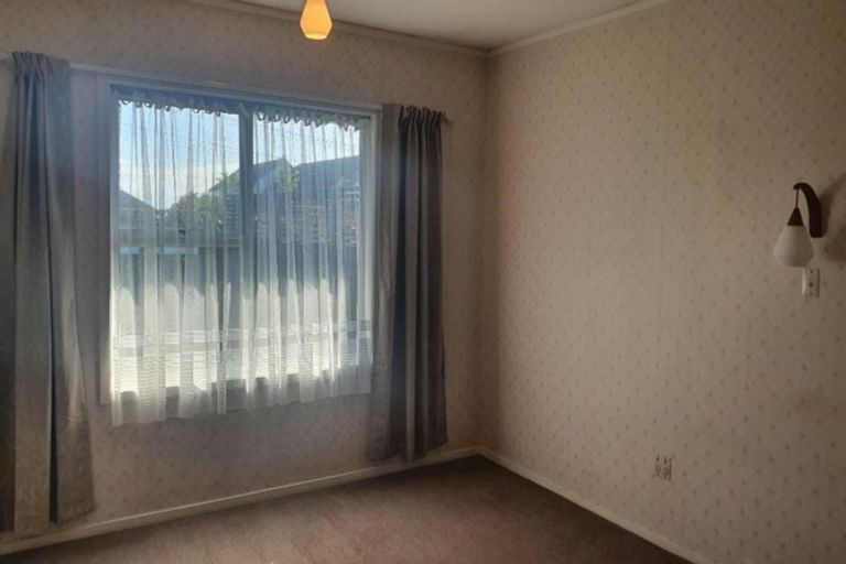 Photo of property in 9 Barrett Street, Westown, New Plymouth, 4310