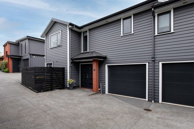 Photo of property in 2/11 Masters Avenue, Hillcrest, Hamilton, 3216