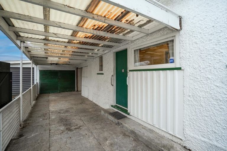 Photo of property in 112 Shamrock Street, Takaro, Palmerston North, 4412