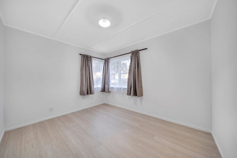 Photo of property in 38 Pinedale Place, Henderson, Auckland, 0610