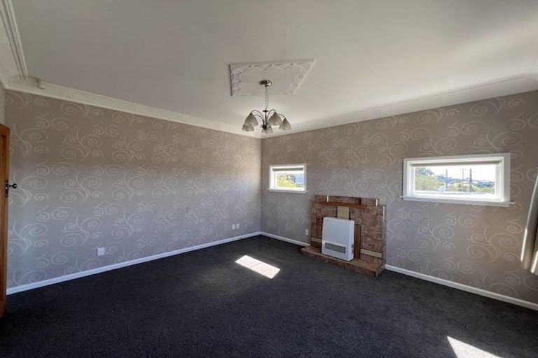 Photo of property in 168 The Ridgeway, Mornington, Wellington, 6021