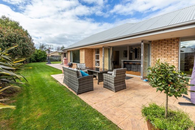 Photo of property in 6 James Drive, Woodend, 7610