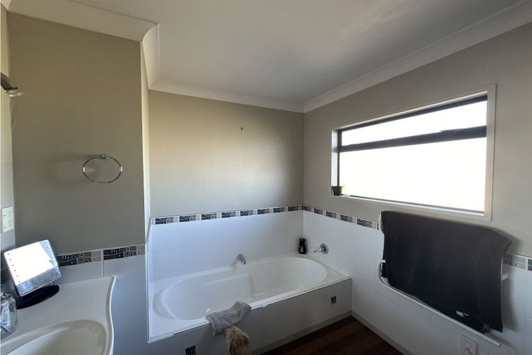 Photo of property in 16 Meridian Place, Flagstaff, Hamilton, 3210