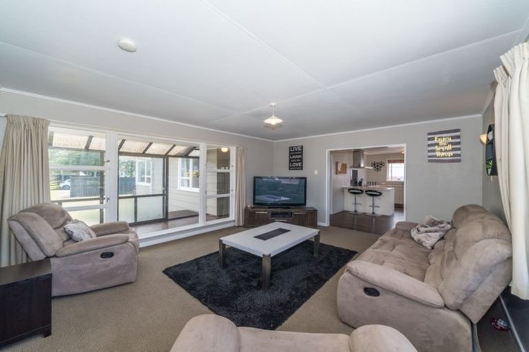 Photo of property in 20 Rhodes Drive, Kelvin Grove, Palmerston North, 4414