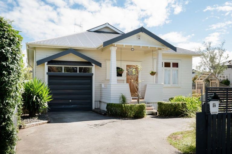 Photo of property in 39 Te Aroha Street, Hamilton East, Hamilton, 3216