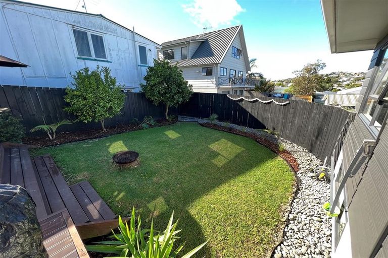 Photo of property in 2/287 Vipond Road, Stanmore Bay, Whangaparaoa, 0932