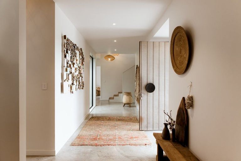 Photo of property in 16 Shearwater Lane, Point Wells, 0986