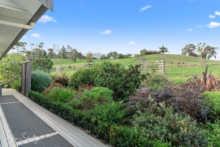 Photo of property in 86 Matakohe Wharf Road, Matakohe, 0593