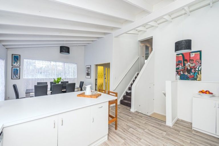 Photo of property in 2 Photinia Place, Aramoho, Whanganui, 4500