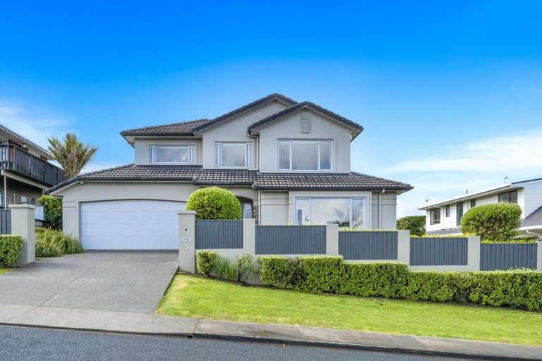 Photo of property in 2 Oakpark Place, West Harbour, Auckland, 0618