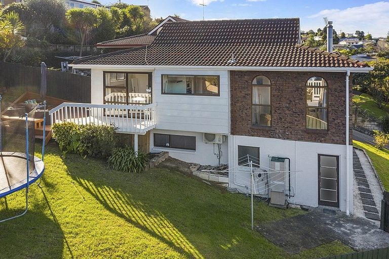 Photo of property in 2/5 Manaia Place, Mairangi Bay, Auckland, 0630