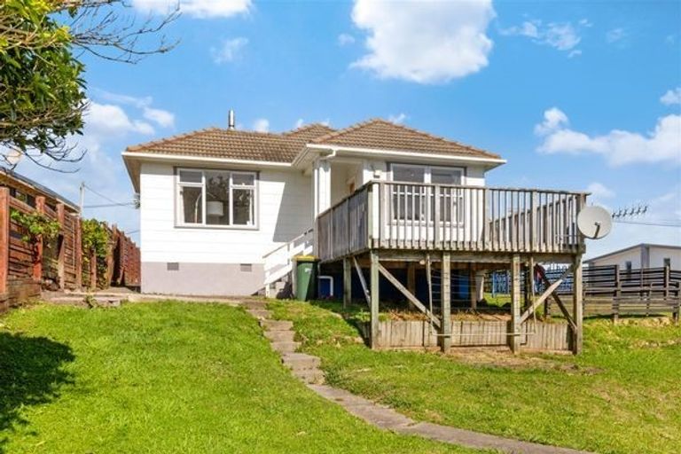 Photo of property in 39 Jillett Street, Titahi Bay, Porirua, 5022