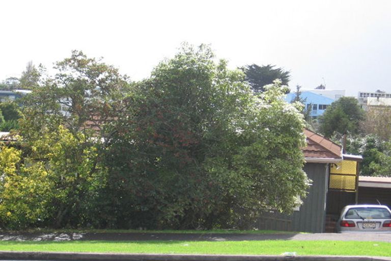 Photo of property in 4 Evans Road, Glen Eden, Auckland, 0602