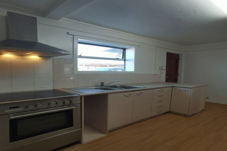 Photo of property in 51 Archibald Road, Kelston, Auckland, 0602