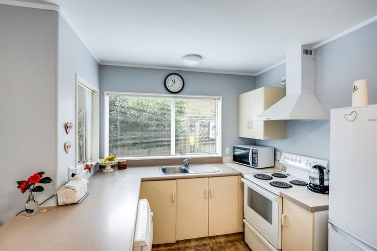 Photo of property in 2/2 Anzac Avenue, Onekawa, Napier, 4110