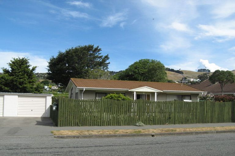 Photo of property in 2/11 Taupata Street, Redcliffs, Christchurch, 8081