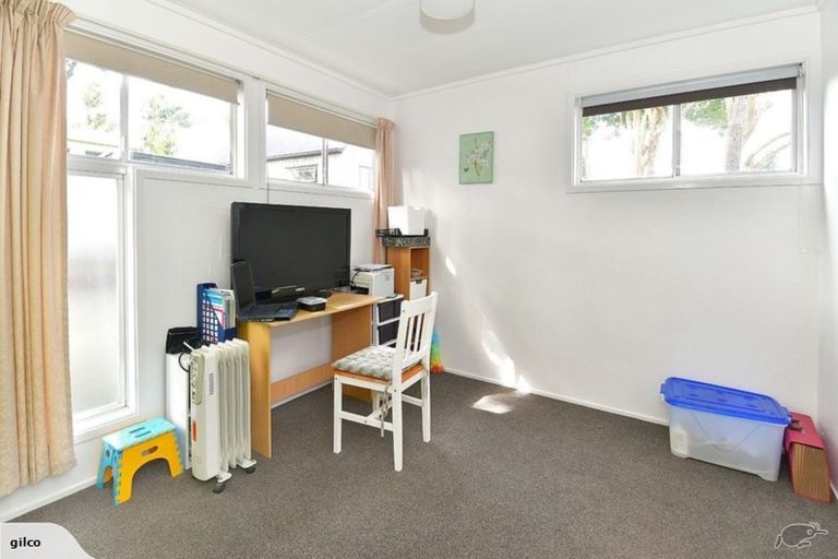 Photo of property in 2/8 Rewi Street, Torbay, Auckland, 0630