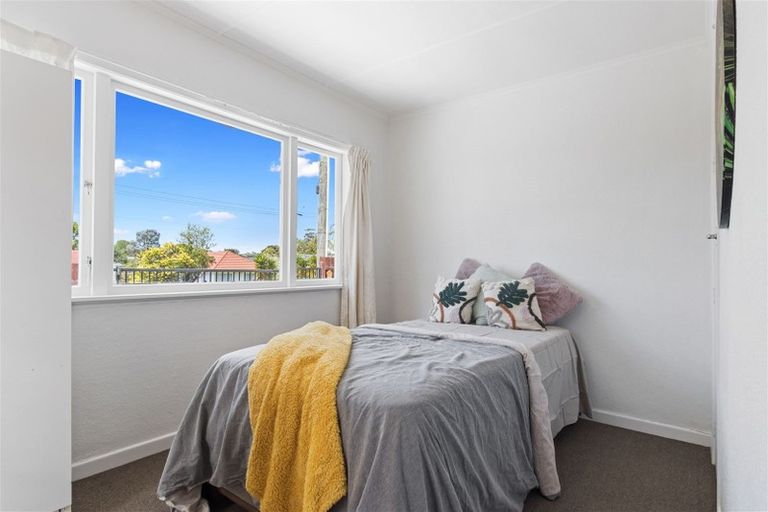 Photo of property in 6 Woodside Road, Massey, Auckland, 0614