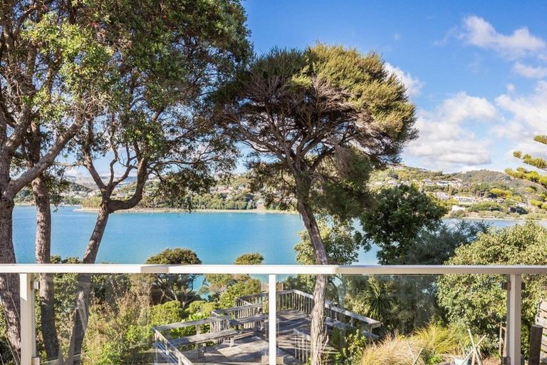 Photo of property in 54 Seaview Road, Paremata, Porirua, 5024