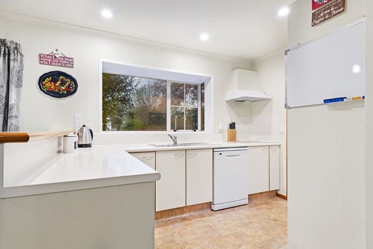 Photo of property in 2 Curletts Road, Sockburn, Christchurch, 8042