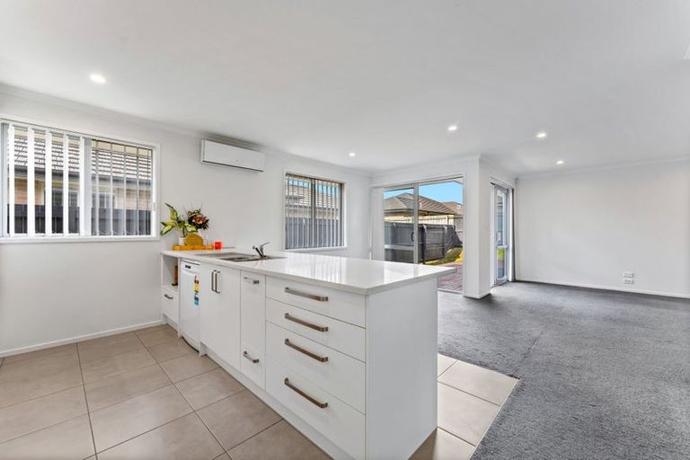 Photo of property in 17 Perla Road, Pukekohe, 2120