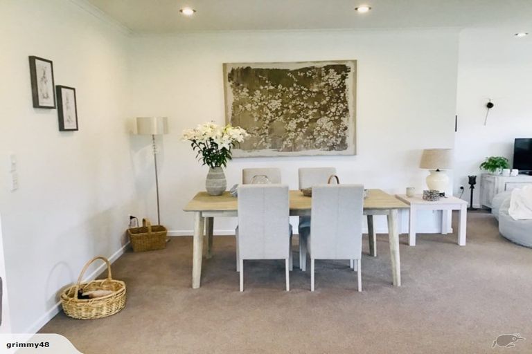 Photo of property in 17 Gillean Street, Havelock North, 4130