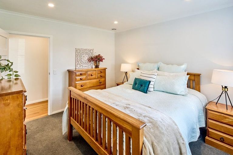 Photo of property in 33 Gibson Crescent, Naenae, Lower Hutt, 5011