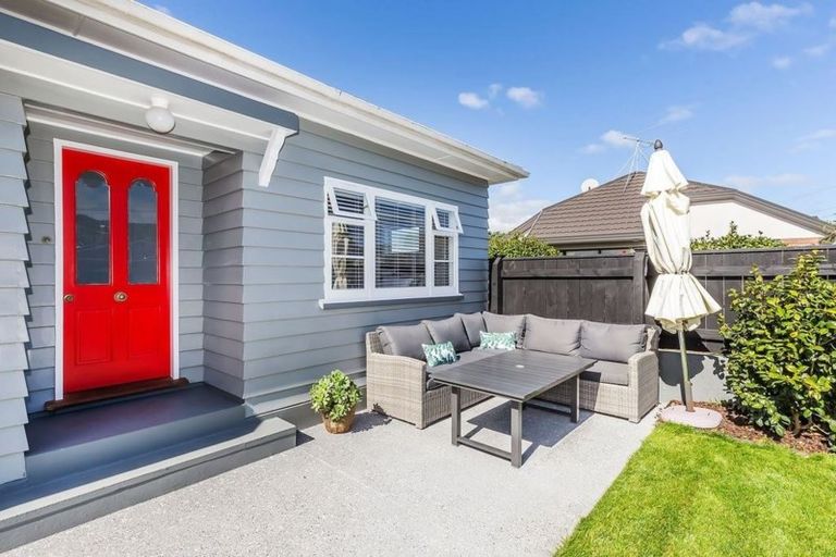 Photo of property in 62 Oxford Street, Tawa, Wellington, 5028