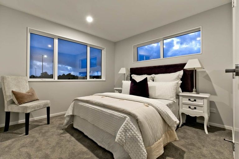 Photo of property in 113 Godfrey Drive, Orewa, 0931