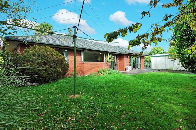 Photo of property in 2/10 Sefton Street, Belfast, Christchurch, 8051