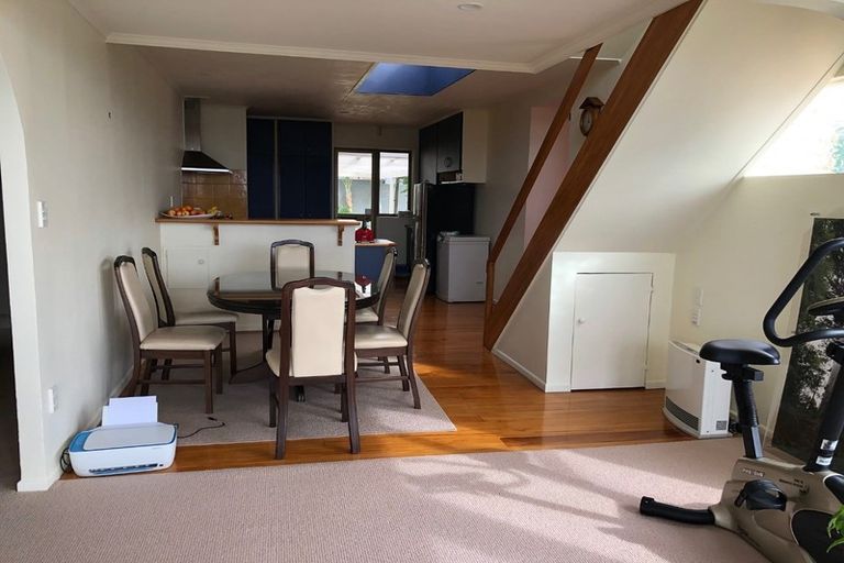 Photo of property in 38 The Esplanade, Eastern Beach, Auckland, 2012