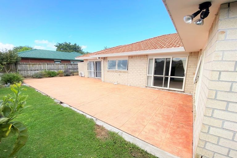 Photo of property in 22 Nuneaton Drive, Flat Bush, Auckland, 2019