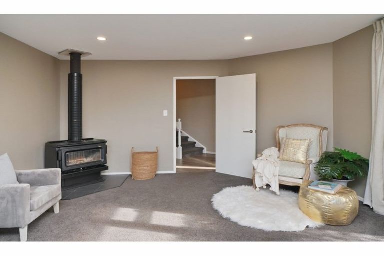 Photo of property in 6 Banff Place, Avonhead, Christchurch, 8042