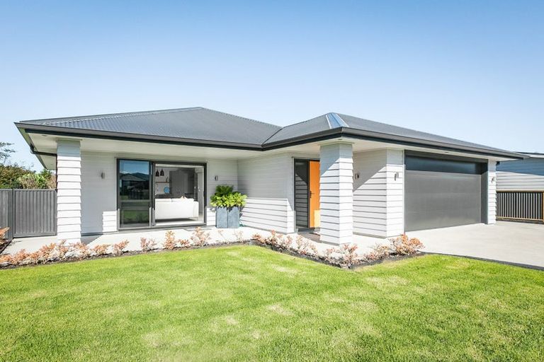 Photo of property in 21 Surfers Avenue, Waihi Beach, 3611