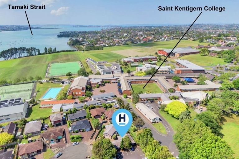 Photo of property in 1/26 Steeple Rise, Pakuranga, Auckland, 2010