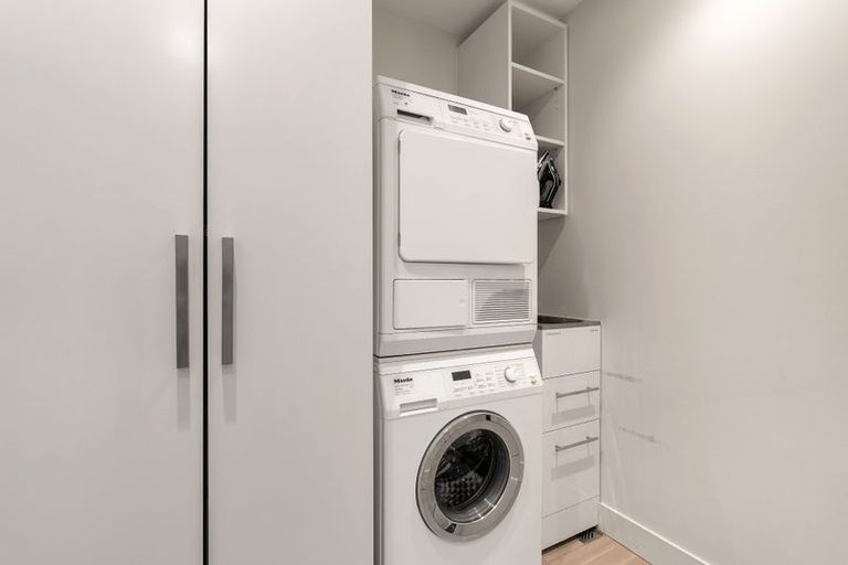 Photo of property in Clyde Quay Wharf, 3d/1 Clyde Quay Wharf, Te Aro, Wellington, 6011