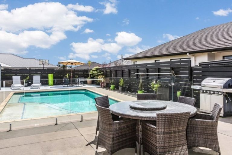 Photo of property in 15 Top Road, Pukekohe, 2120