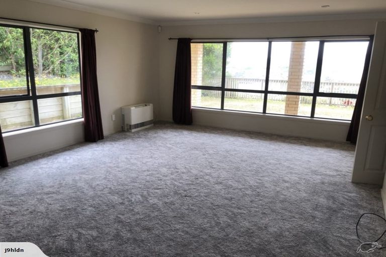 Photo of property in 55 Erlestoke Crescent, Churton Park, Wellington, 6037