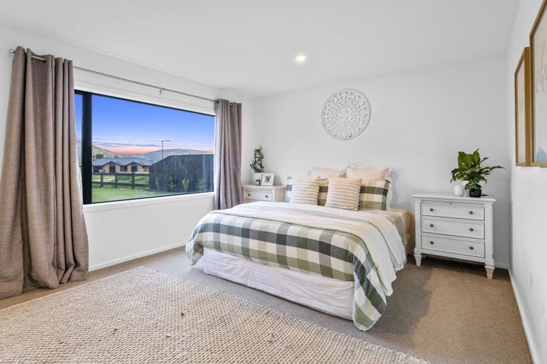 Photo of property in 2 Seven Oaks Drive, Kinloch, Taupo, 3377